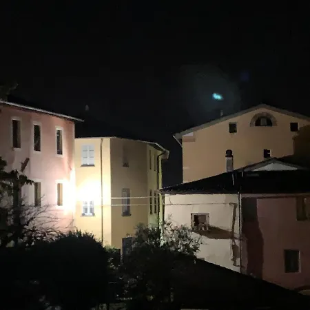 Lucca Centro Storico Con Giardino Apartment *